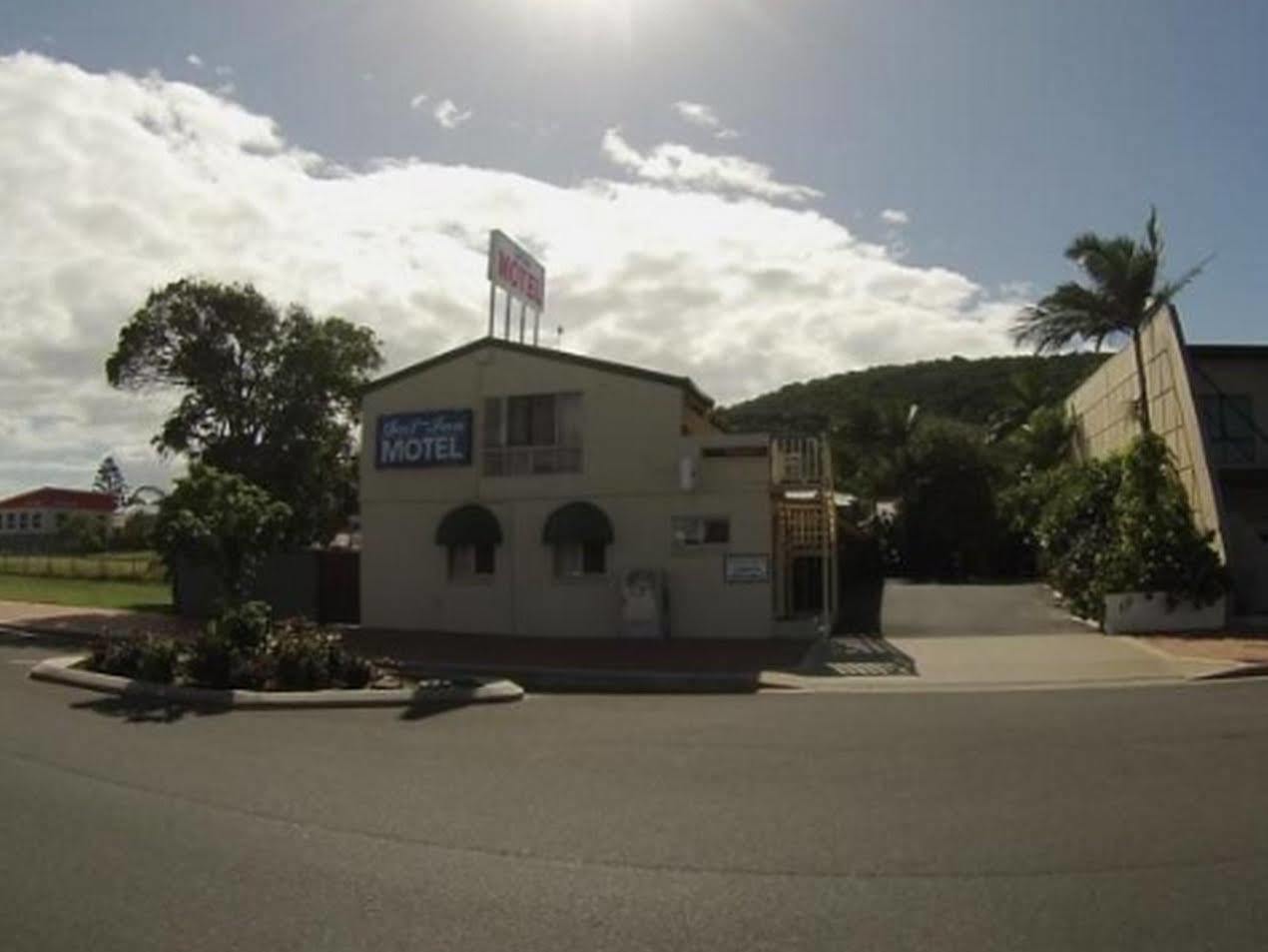 Sail Inn Motel Yeppoon Exterior photo